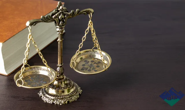 天秤が左端に写っている様子